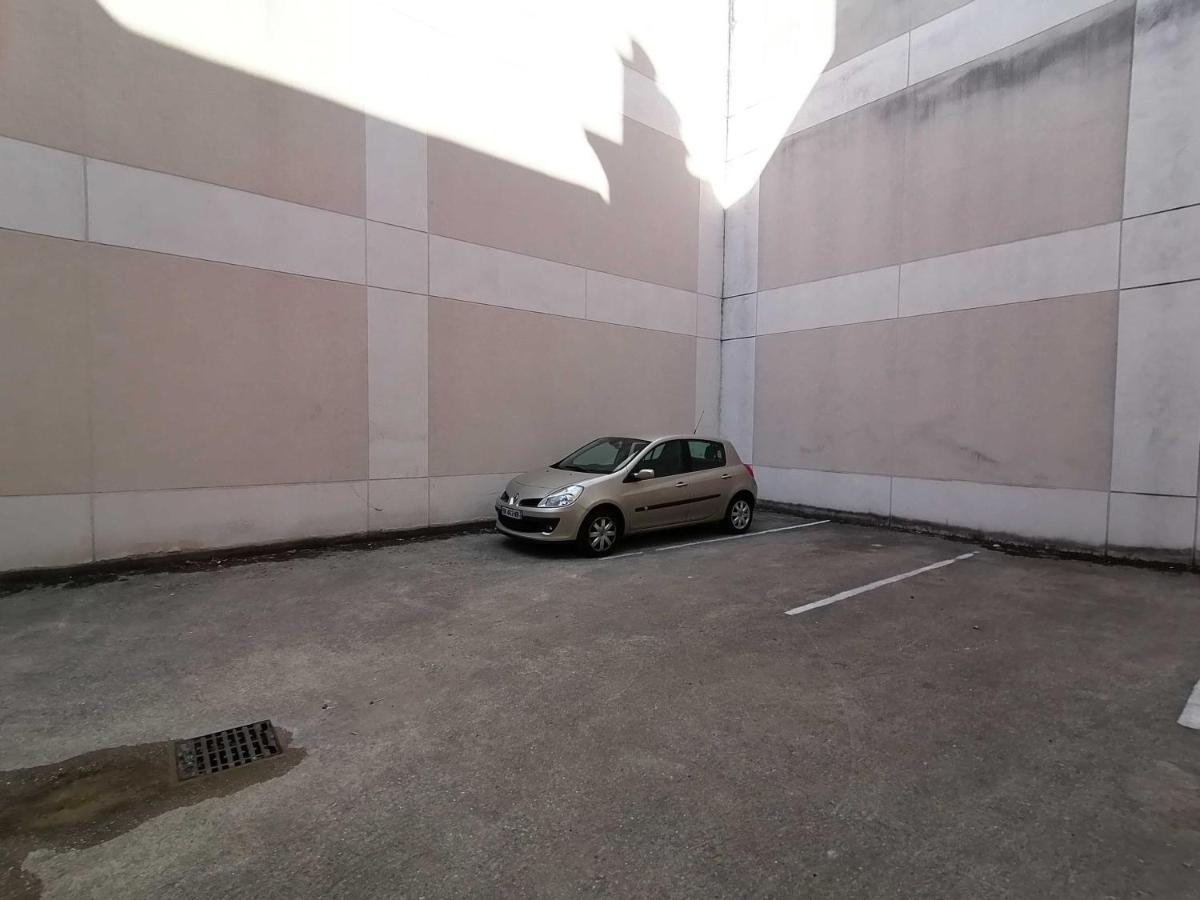 Le Gambetta - T3 Standing Avec Parking, Wifi, Netflix Apartment Laval  Ngoại thất bức ảnh