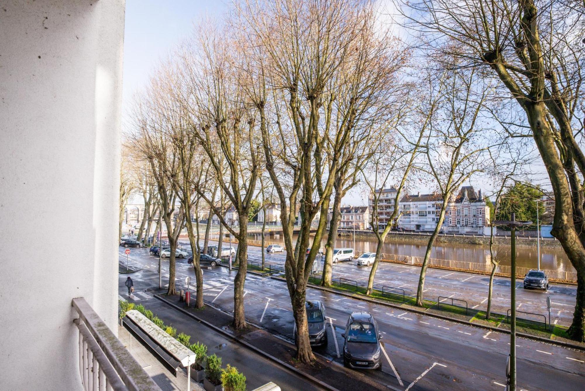 Le Gambetta - T3 Standing Avec Parking, Wifi, Netflix Apartment Laval  Ngoại thất bức ảnh